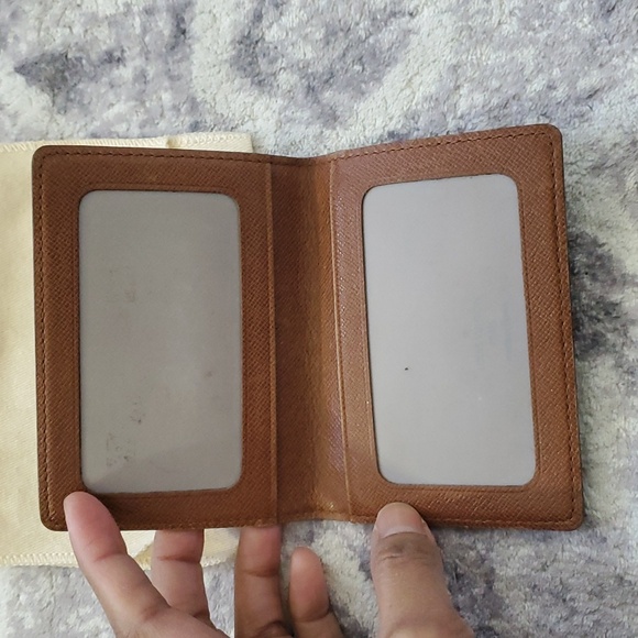 Authentic Louis Vuitton ID/Cardholder Preloved Monogram - Picture 4 of 15
